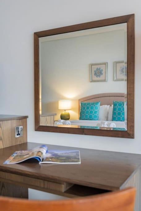 Marvelous Private Beach Apartment In Palm Dubai Within Anantara 5 Star Resort Екстериор снимка